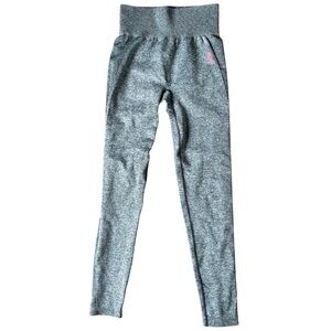 Gymshark Gray Leggings Sleek Form-Fitting Design